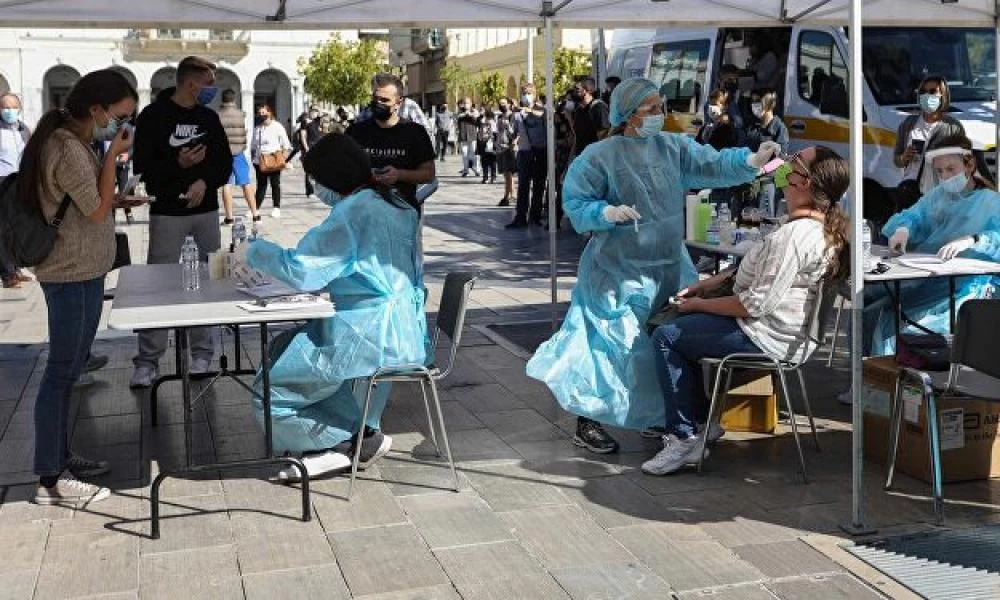 Ιάπωνας ιολόγος έφτιαξε την τεχνητή σύνθεση του κορονοϊού